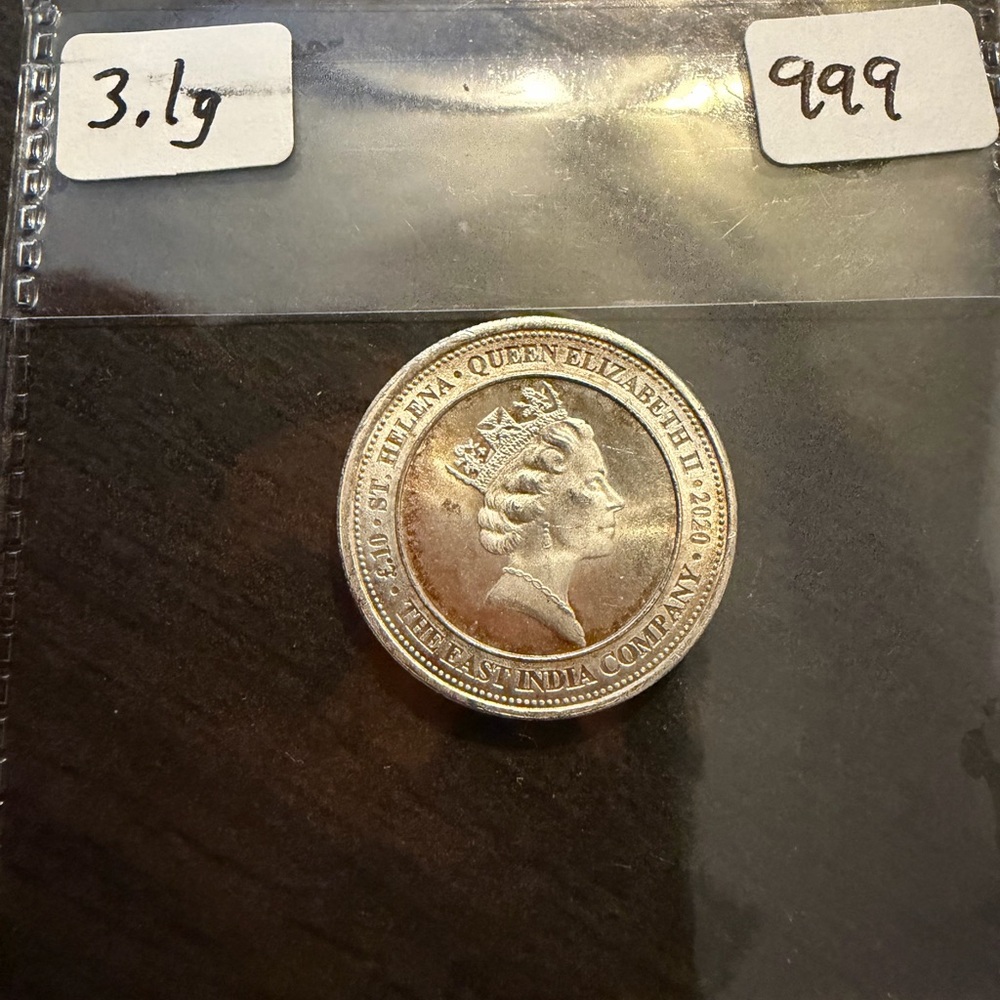 999 Fine Silver Coin with Queen Elizabeth II Portrait